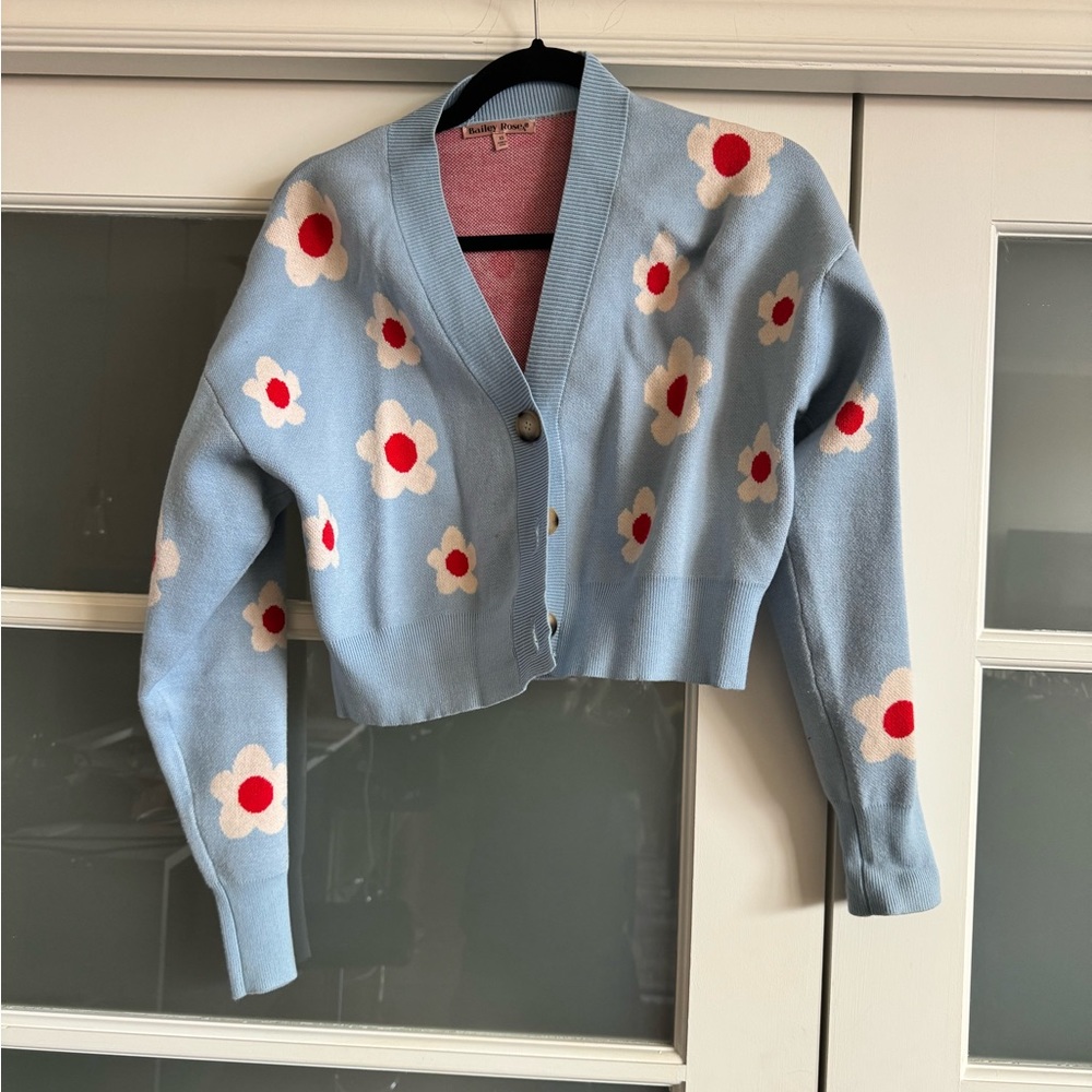 Cropped daisy cardigan